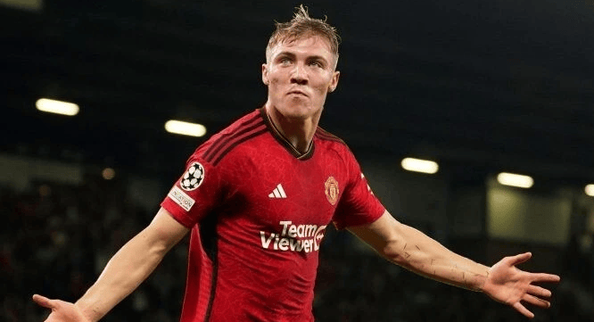 进一出净亏4000万欧！曼联又成冤大头，意甲冠军捡漏，酝酿打脸